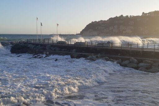 Arpal, avviso meteo per venti di burrasca forte e mareggiata intensa