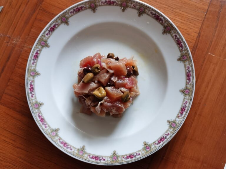 Tartare di tonno alle olive taggiasche