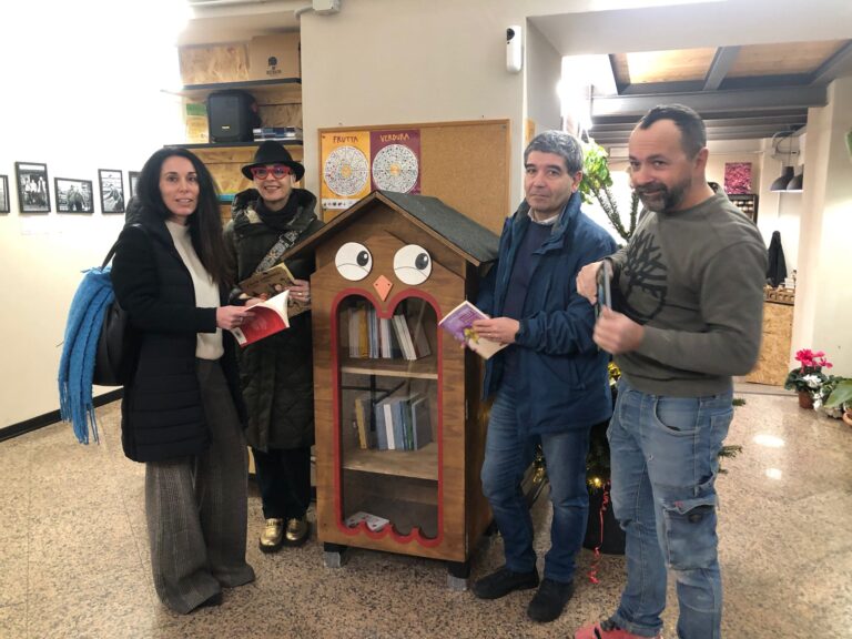 In via del Campo a Genova apre la Biblioteca dei Boschi, libreria condivisa