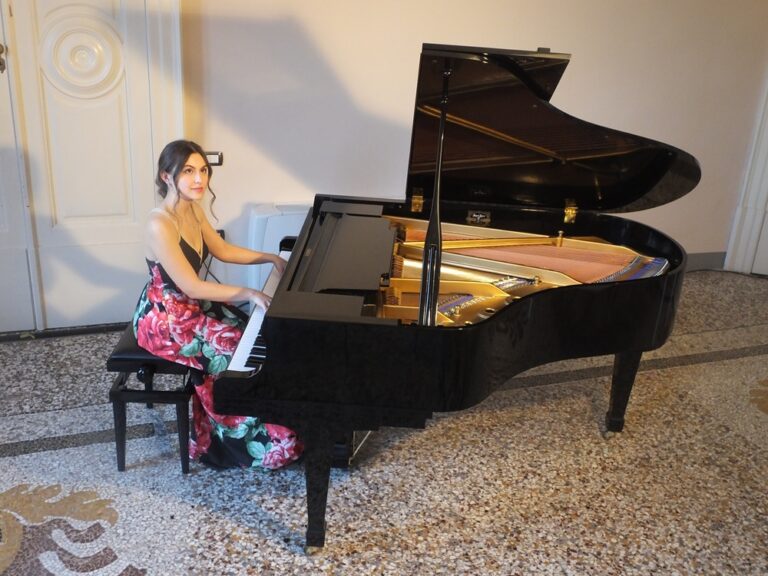 Ics Maugeri Genova il 16/12 ospita il concerto di Moon & Silver Duo