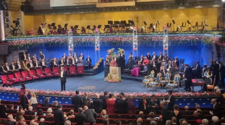 I fiori di Sanremo sul palco del premio Nobel