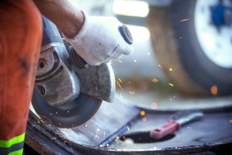 Nello spezzino cresce la domanda di lavoro delle imprese e la difficoltà a reperire figure qualificate