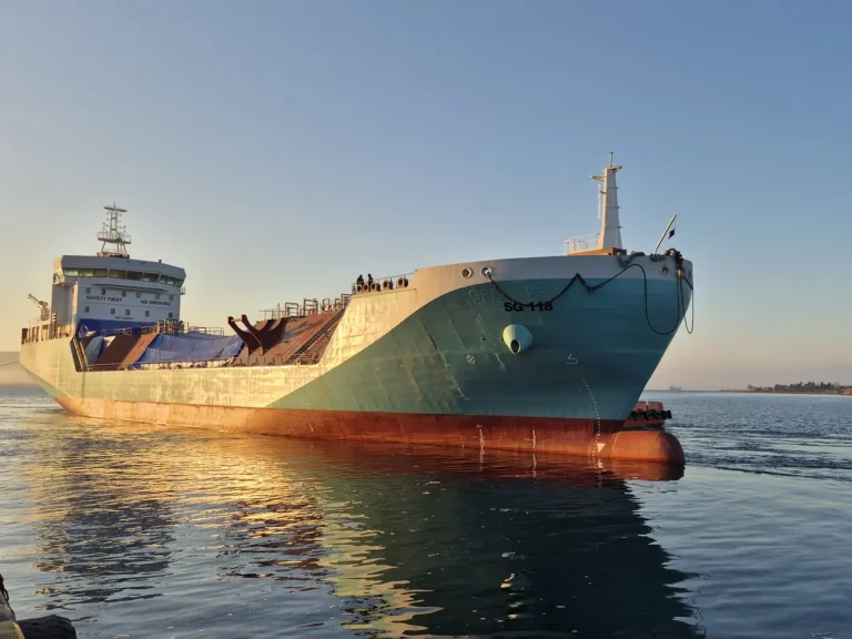 In arrivo nel porto di Genova la nave per il bunkeraggio di gnl e bio-gnl