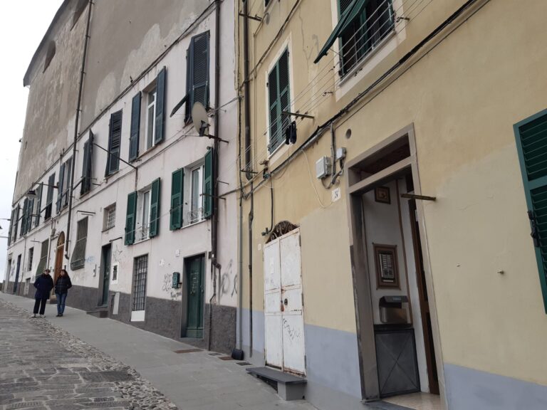 Mura della Marina di Genova, terminati i lavori di restauro e la valorizzazione del percorso
