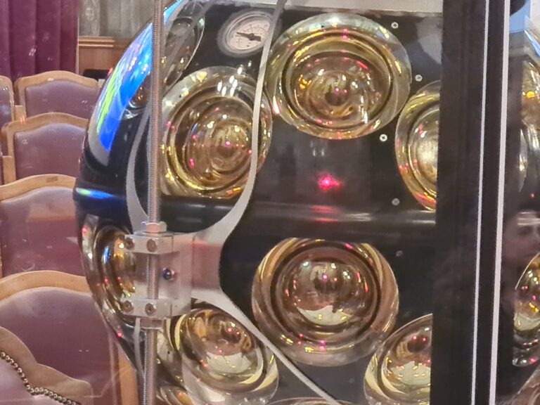 Svelato il neutrino cosmico più energetico mai rilevato. Anche l’Unige, l’Infm e aziende liguri coinvolti nel progetto