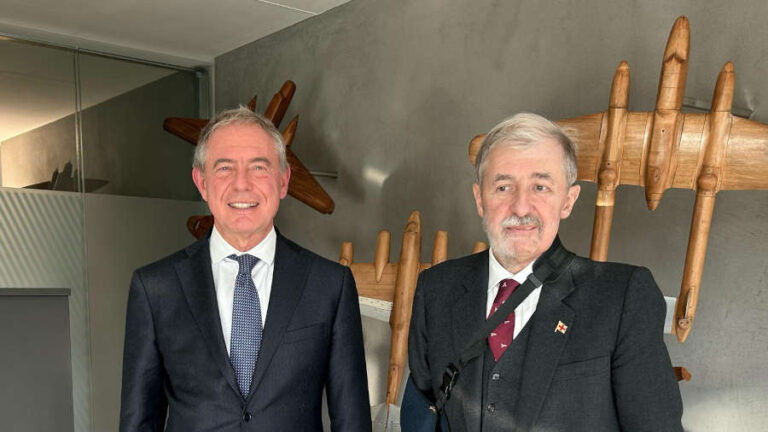Piaggio Aerospace, Urso a Villanova d’Albenga incontra Bucci: sul tavolo anche ex Ilva e nucleare