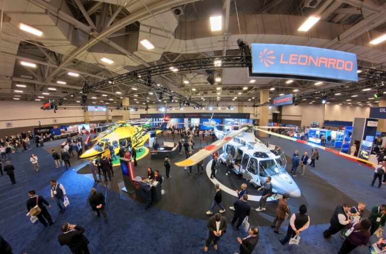 Leonardo: nuovi ordini per 30 elicotteri di vari modelli