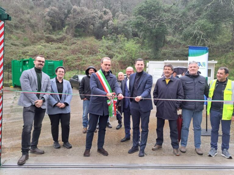 Riaperto dopo la ristrutturazione il Centro di raccolta Acam Ambiente a Levanto