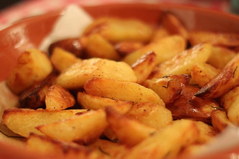 Patate al burro e acciughe