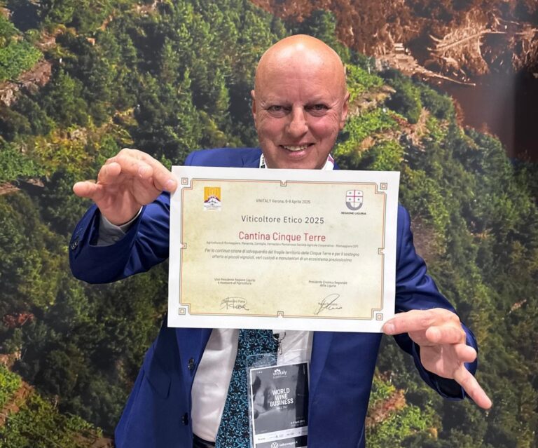 A Vinitaly la Cantina Cinque Terre premiata come Viticoltore Etico
