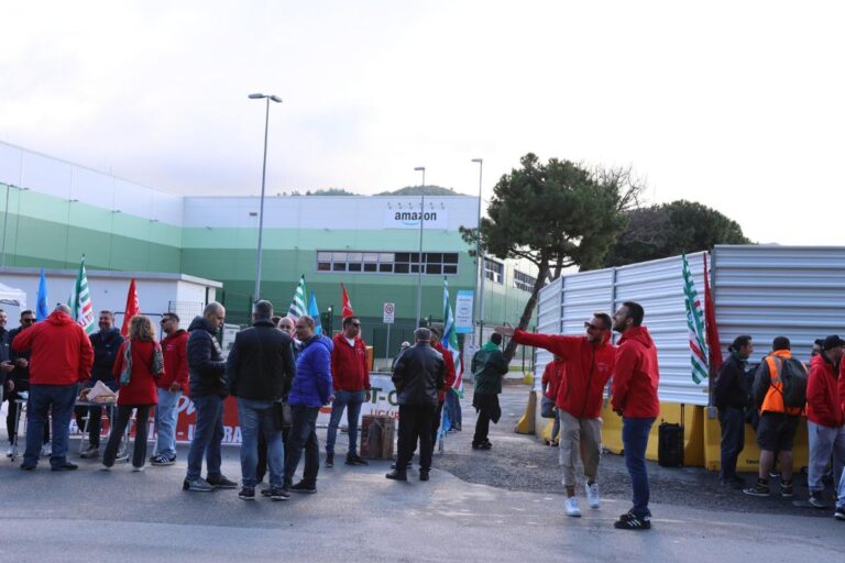 Sciopero dei corrieri Amazon della filiera ultimo miglio e presidio a Genova Campi