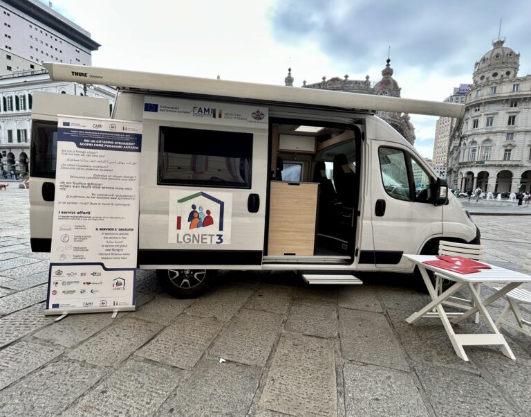 Migranti in difficoltà, a Genova attivi un centro diurno e un’unità mobile