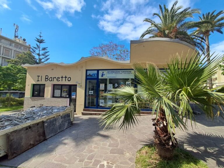 Ad Alassio nuovi servizi igienici pubblici in Viale Gibb