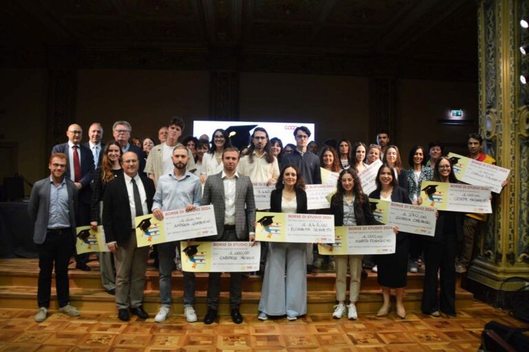 Coop Liguria, consegnate borse di studio per 45.000 euro ai figli dei dipendenti