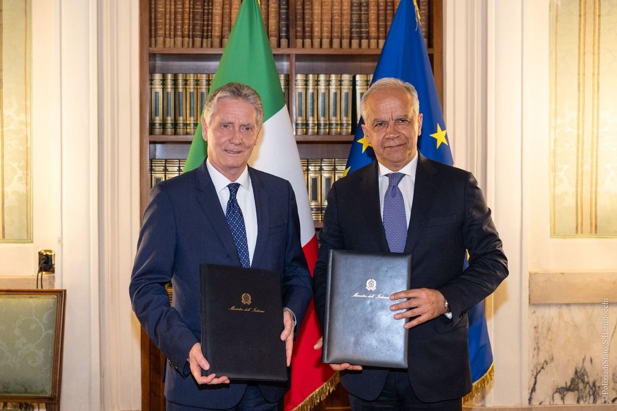 Fincantieri e il ministero dell’Interno sottoscrivono il nuovo protocollo di legalità Fincantieri e il ministero dell’Interno sottoscrivono il nuovo protocollo di legalità