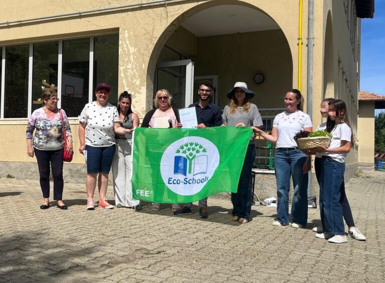 Moglio: consegnata la Bandiera VerdeEco-Schools alla Scuola Primaria “Luigi Bottaro”