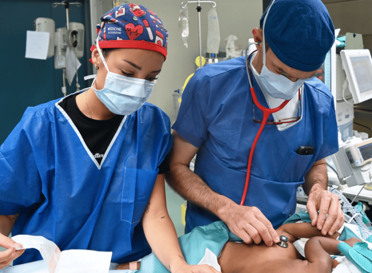 Al Gaslini separate due gemelle siamesi: intervento durato 12 ore, con 50 professionisti coinvolti