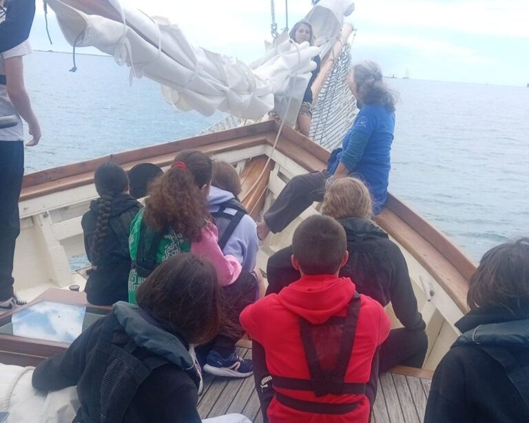 In barca a vela con i Tetragonauti: il progetto inclusivo per gli studenti di Pegli e Teglia