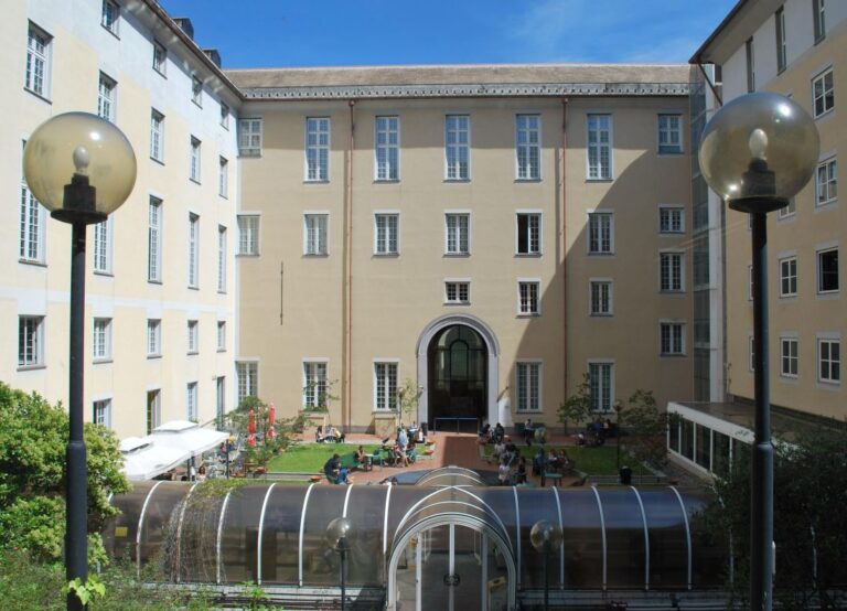 Bollino rosso a Genova: l’elenco degli ambienti climatizzati nelle biblioteche civiche