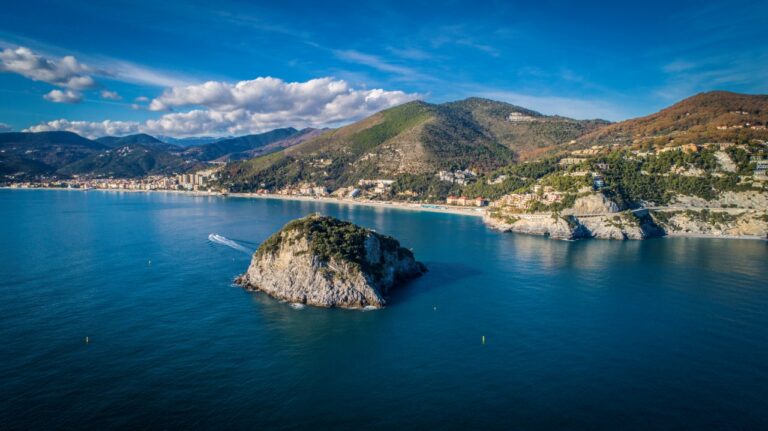 Golfo dell’Isola, tutto esaurito nel ponte del 2 giugno