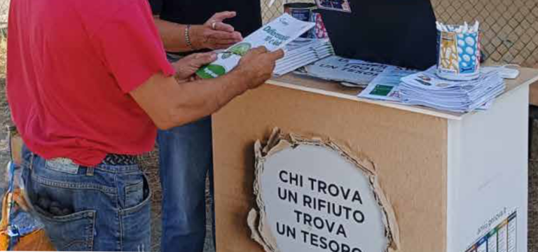 Recco, Amiu al mercato settimanale per stimolare la differenziata