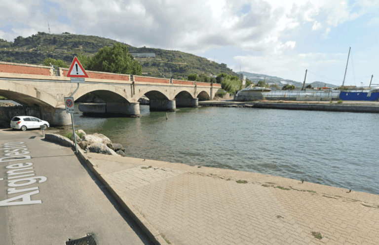 Ponte ciclabile tra Taggia e Riva Ligure, slitta la demolizione. Giampedrone: «Riaprirà da sabato 28 giugno»