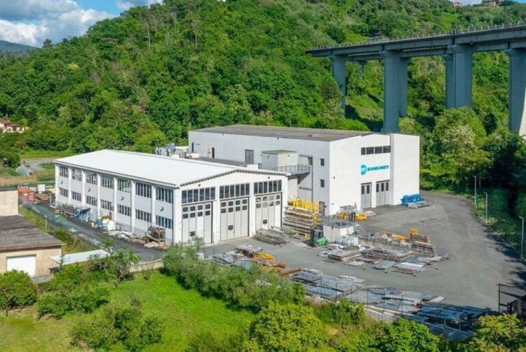 Sanguineti raddoppia e si rinnova con una nuova sede a Casarza Ligure