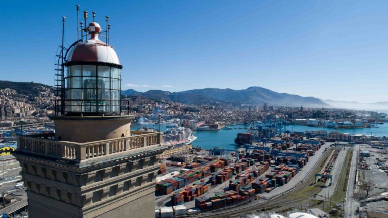 Lanterna di Genova: a luglio aperta ogni venerdì, sabato e domenica