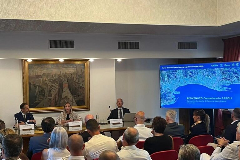 Porto Savona-Vado, il commissario Paroli incontra il cluster portuale