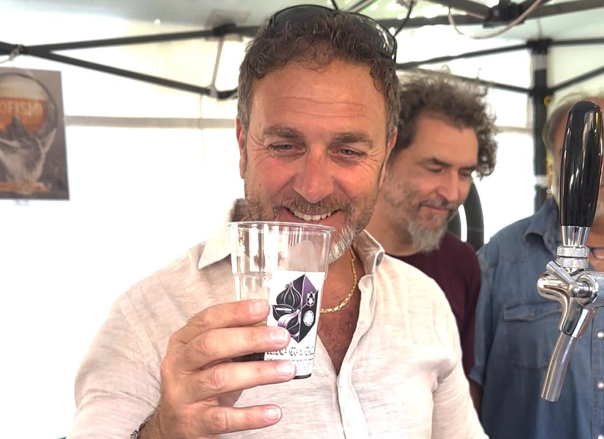 Presentata prima birra artigianale realizzata con aglio nero di Vessalico
