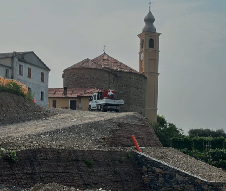 Aquila d’Arroscia, proseguono i lavori per la strada carrabile. Completati lavori per acquedotto e antincendio