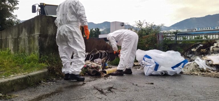 Bonifica in Valpolcevera, intervento di Comune di Genova, Municipio V, polizia locale e Amiu