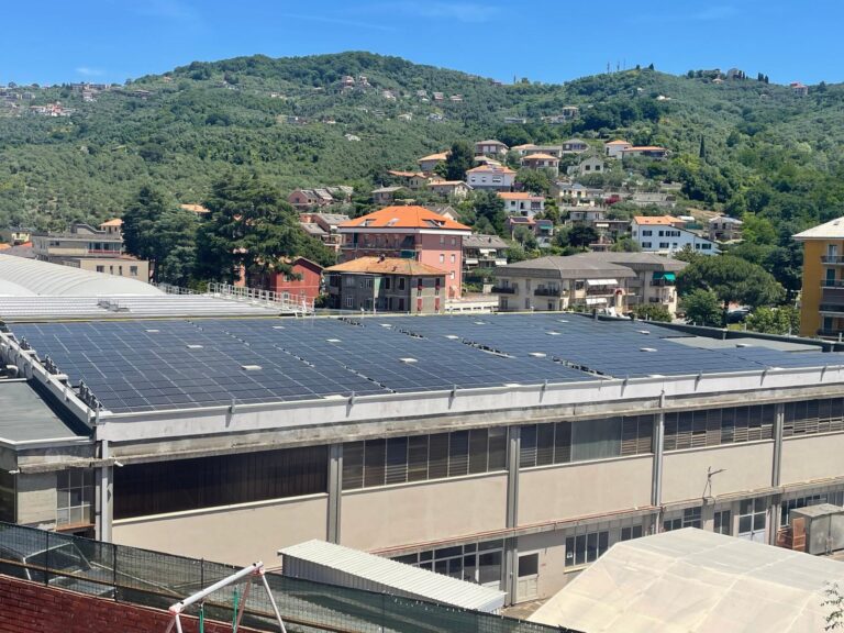 Hi-Lex di Chiavari ha installato sul tetto un impianto fotovoltaico da 275 kw di potenza
