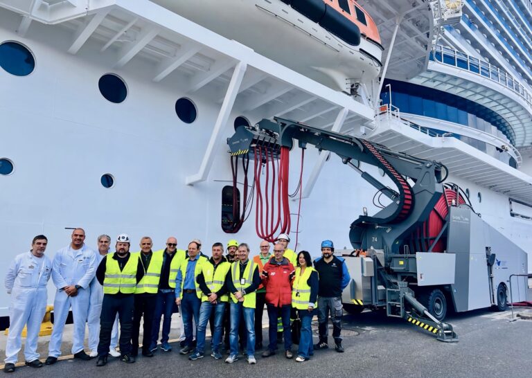 Elettrificazione delle banchine, successo dei primi test alla Spezia