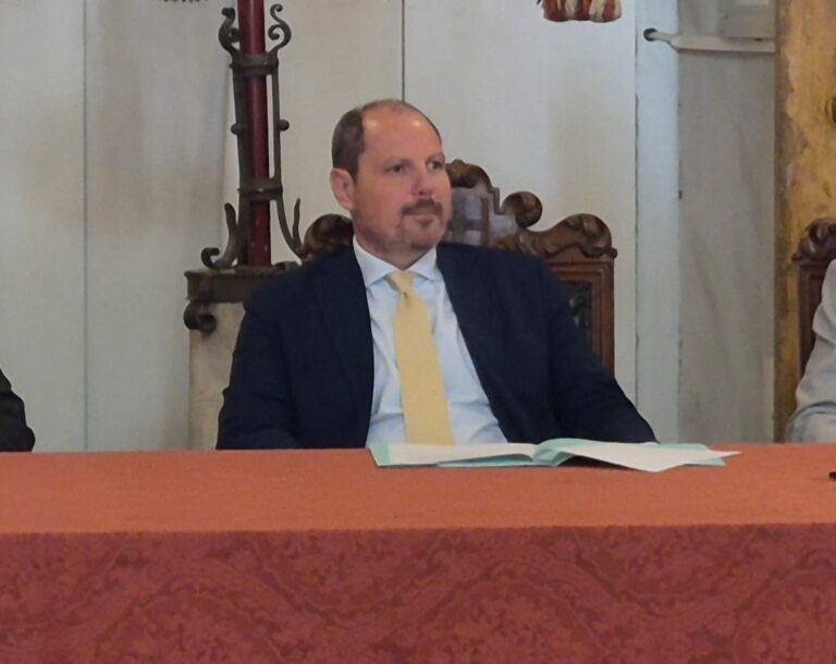 Amiu, Terrile: «Caos rifiuti in via di risoluzione, entro venerdì a Genova la normalità della raccolta»