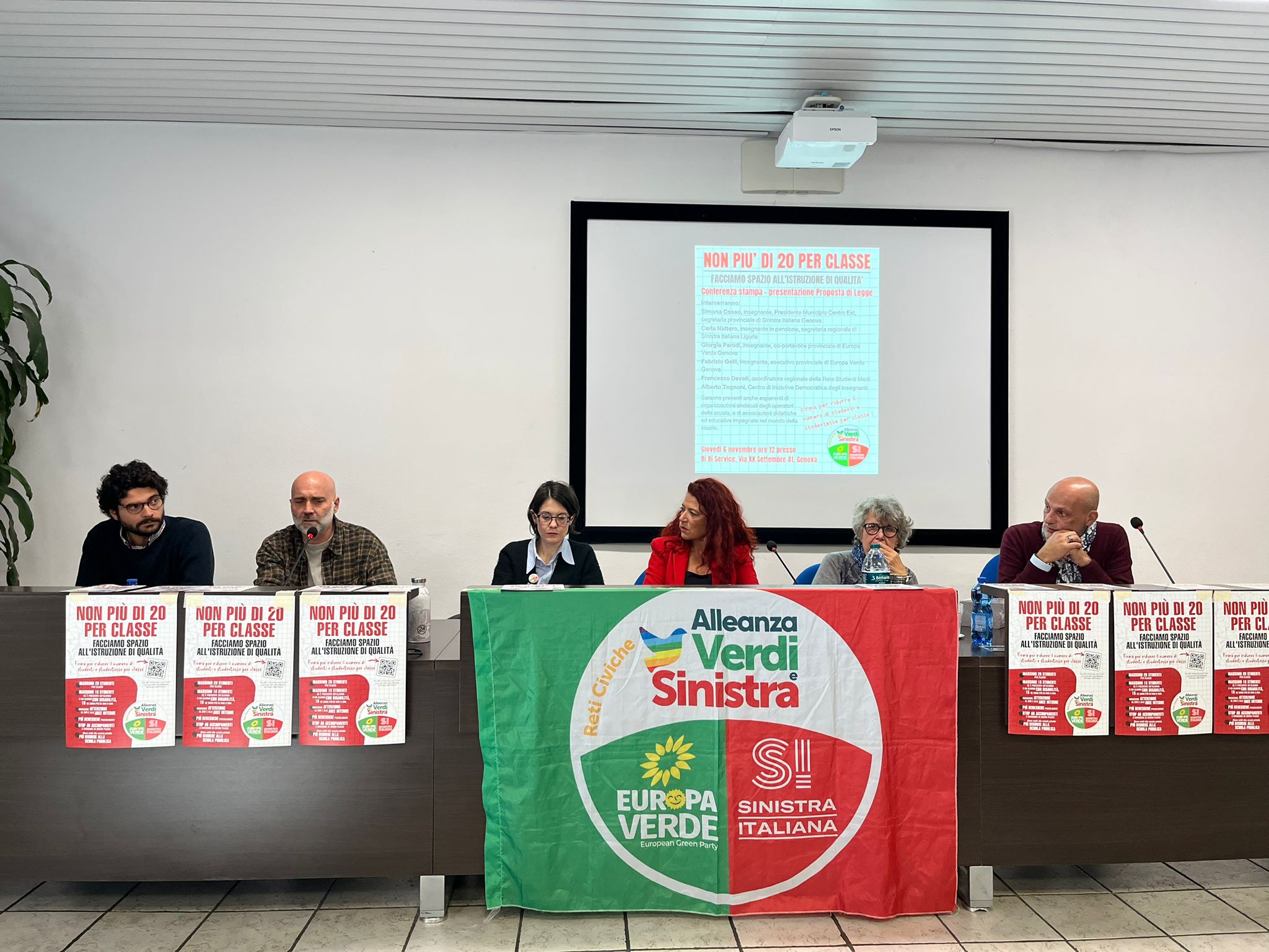“Non più di 20 per classe”, anche a Genova Avs promuove la legge di iniziativa popolare sulla scuola “Non più di 20 per classe”, anche a Genova Avs promuove la legge di iniziativa popolare sulla scuola