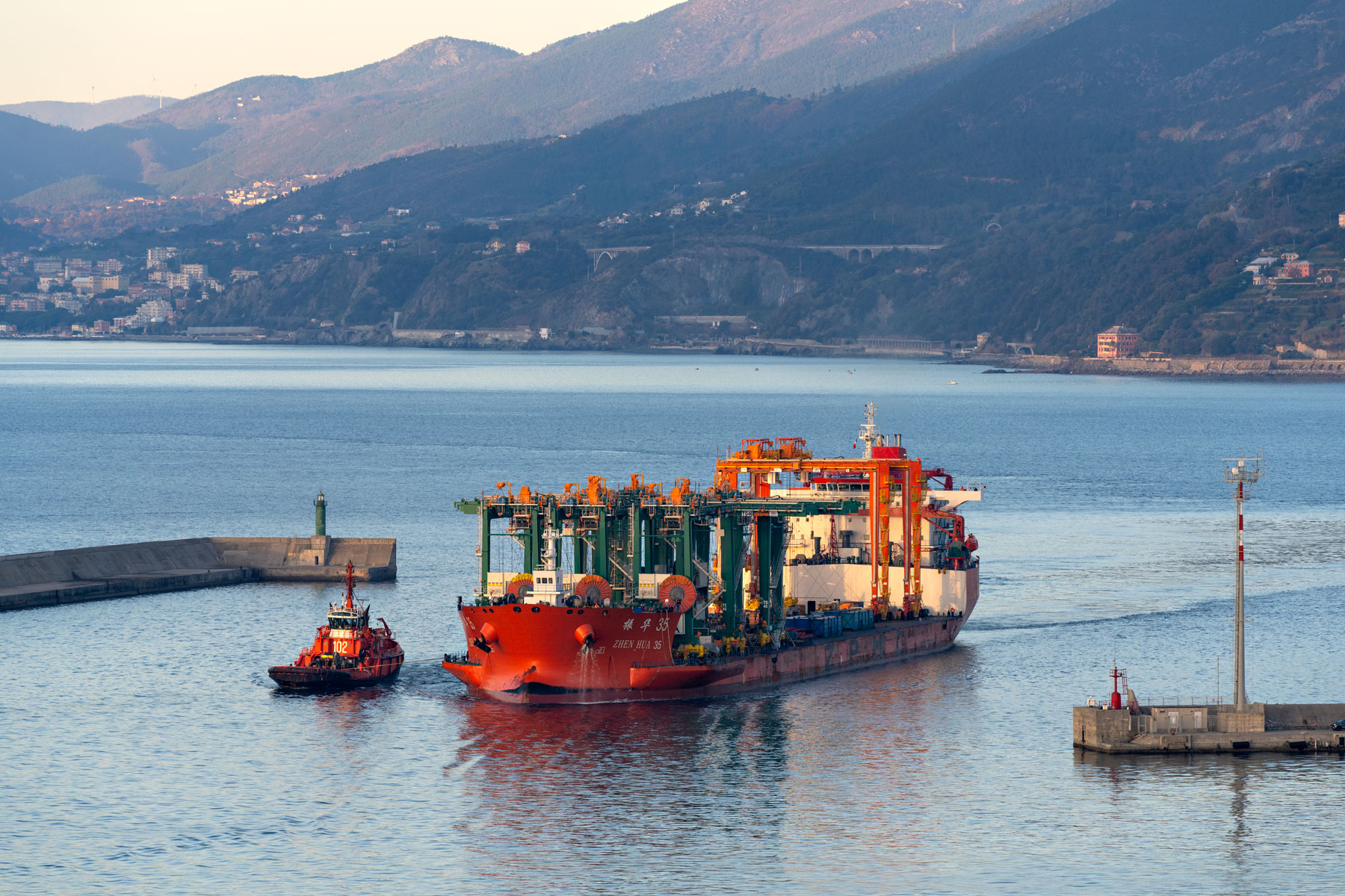 Psa Pra’ sono arrivate sei nuove gru di piazzale elettriche