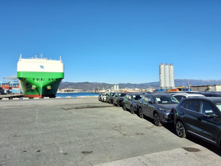 A Vado Ligure sbarcate 1500 vetture di Saic Motor Italy