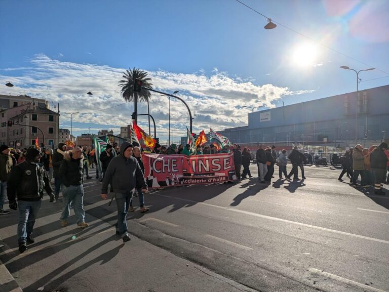 Ex Ilva, seconda giornata di proteste: manifestazione in Autostrada insieme ai lavoratori di Ansaldo Energia