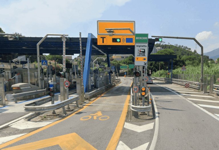 Frana sull’Aurelia ad Arenzano, arriva l’esenzione del pedaggio sulla A10
