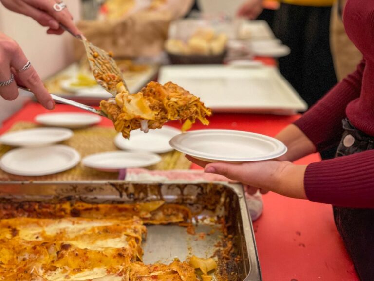 Povertà, Benifei (Pd): “Sant’Egidio a Genova costretta a ridurre le aperture della mensa. Il Governo sfrutti meglio i fondi europei”