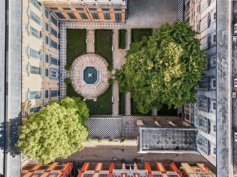 18 – Palazzo Luca Grimaldi (Palazzo Bianco) – Giardino da drone – foto I.Murtas