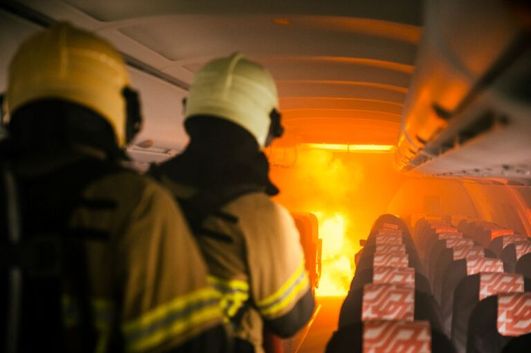 Cabin Fire (14) incendio aereo interno
