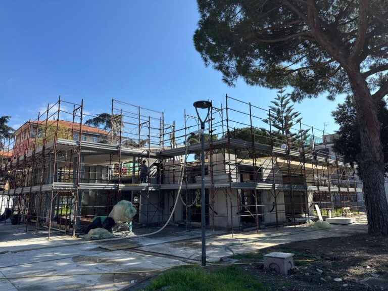 Centro polifunzionale piazza Del Buono chiavari