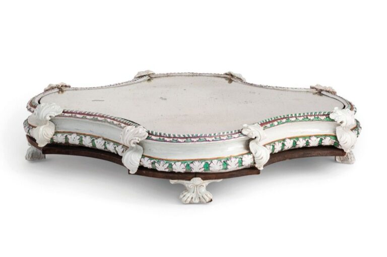 cornice da centrotavola base in porcellana policroma asta wannenes