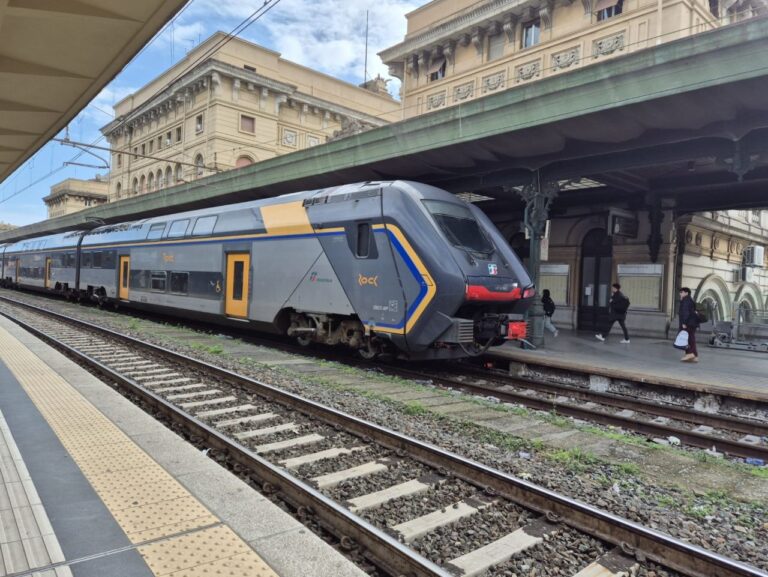treni stazione brignole binari