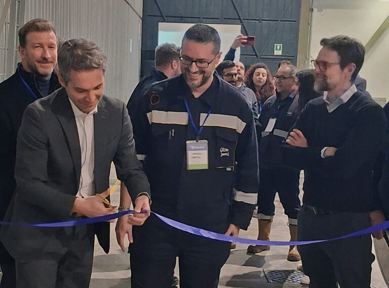 Inaugurazione Viggiano_taglio del nastro (1)