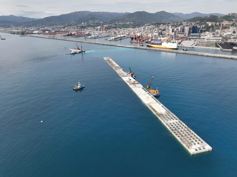 Nuova Diga Foranea di Genova – ventesimo cassone.jpg