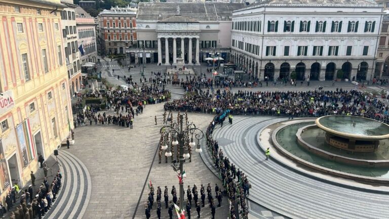 alzabandiera adunata alpini piazza De Ferrari 2026