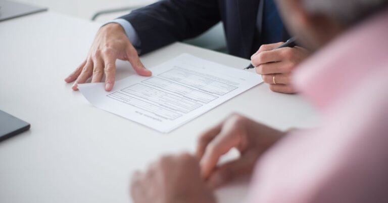 Foto: Kampus Production / Pexels – Rating Bbb+ con prospettive positive per la Regione Liguria da Standard and Poor's